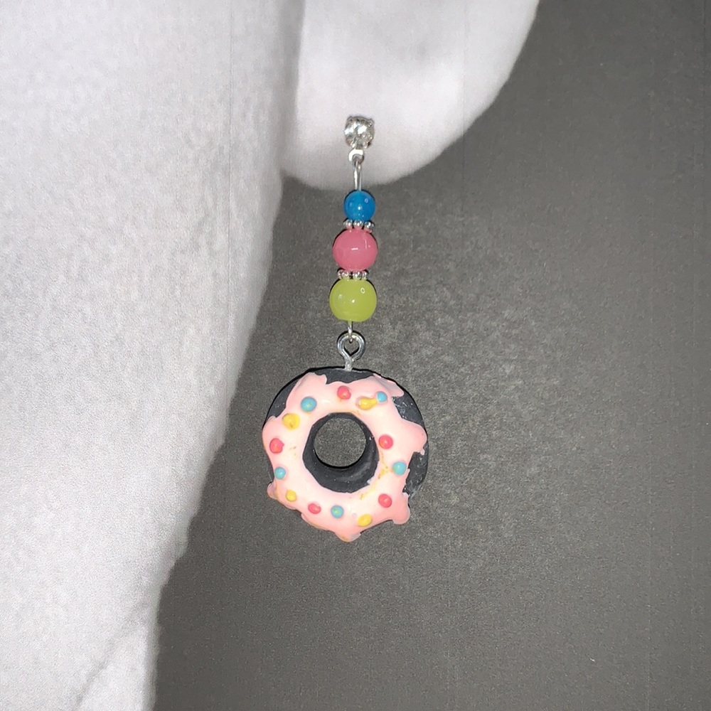 Blues Pink Yellow bead With Dangling Donut Pendant Earrings